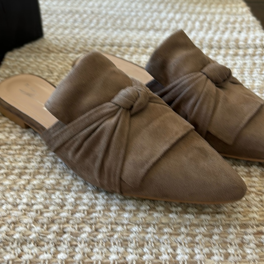 Taupe mules